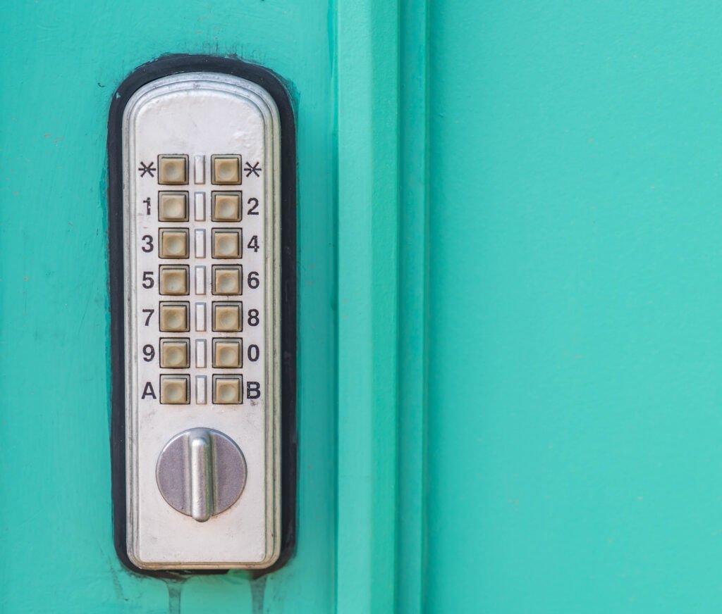 Clavier de sécurité électronique en complément d’une installation de porte blindée haut de gamme