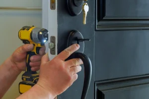 closeup-locksmith